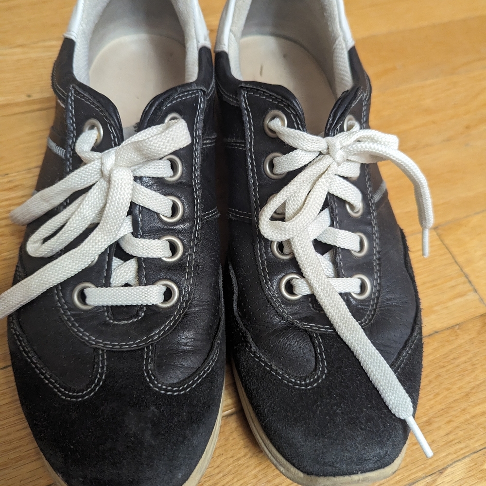 Ecco size 39 ( 8.5 ) leather and suede